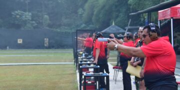 PANGKORMAR TINGKATKAN KESIAPSIAGAAN PRAJURIT MELALUI LATIHAN MENEMBAK